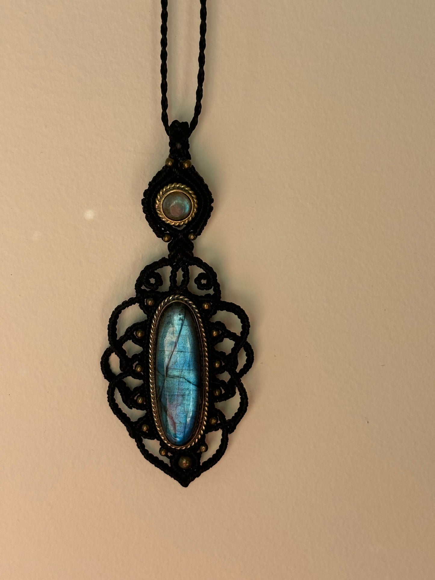 Collier splendide labradorite bleue oblongue / pièce unique