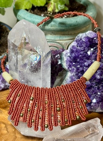 CO-034 - Ras du cou "Corail" - Perles d'os et laiton - b