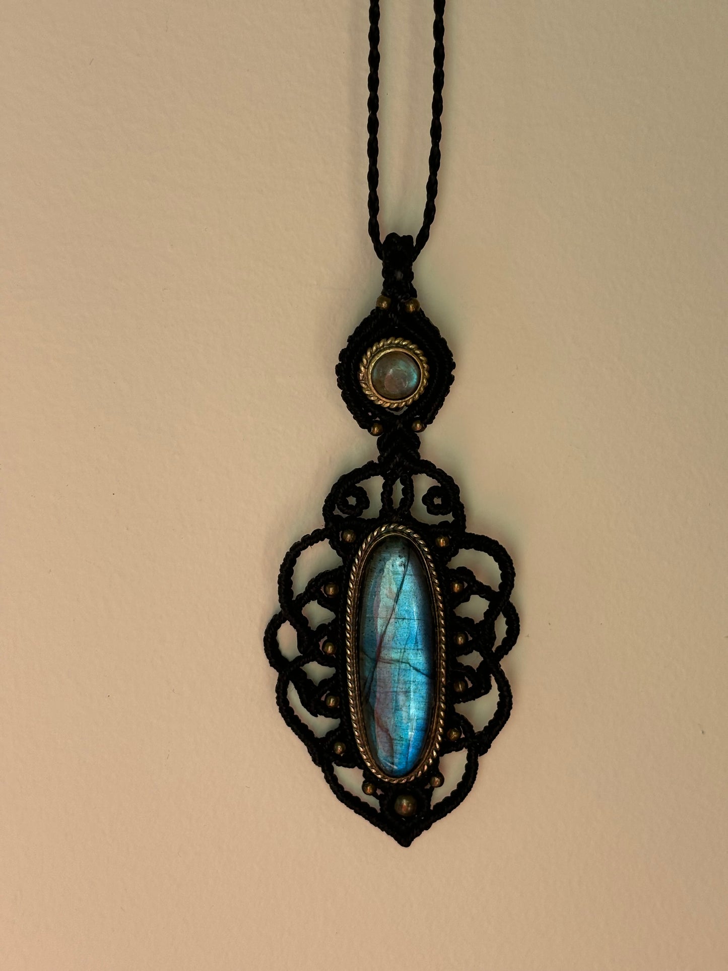 Collier splendide labradorite bleue oblongue / pièce unique