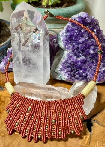 CO-034 - Ras du cou "Corail" - Perles d'os et laiton - b