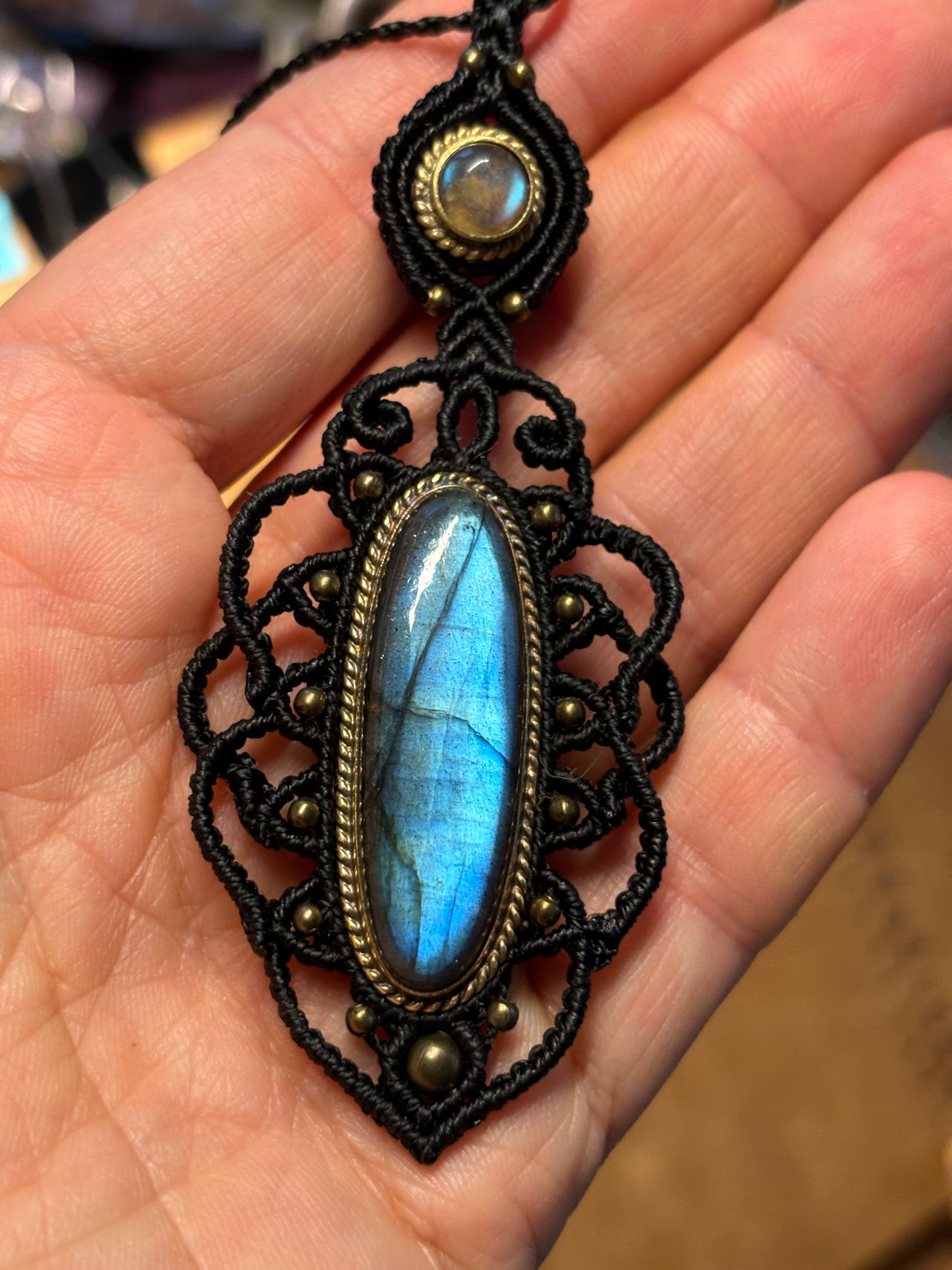 Collier splendide labradorite bleue oblongue / pièce unique