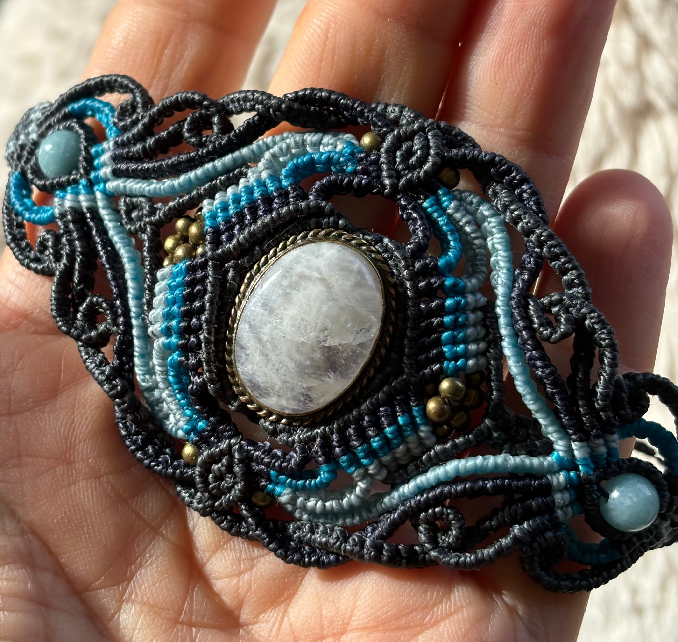 Bracelet manchette et Pierre de Lune