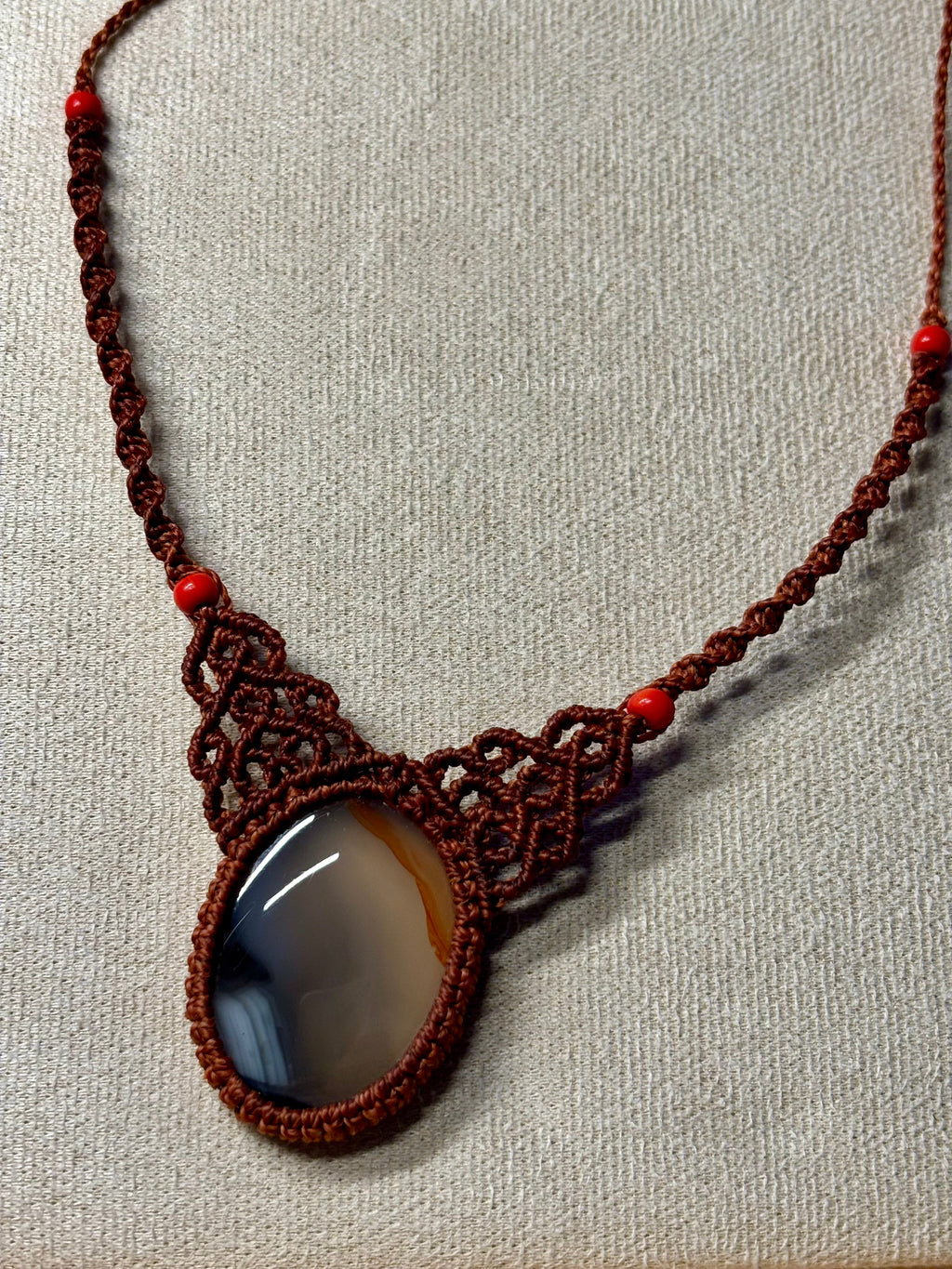 CO-00 - Collier « Lumière » - Agate Montana et corail rouge