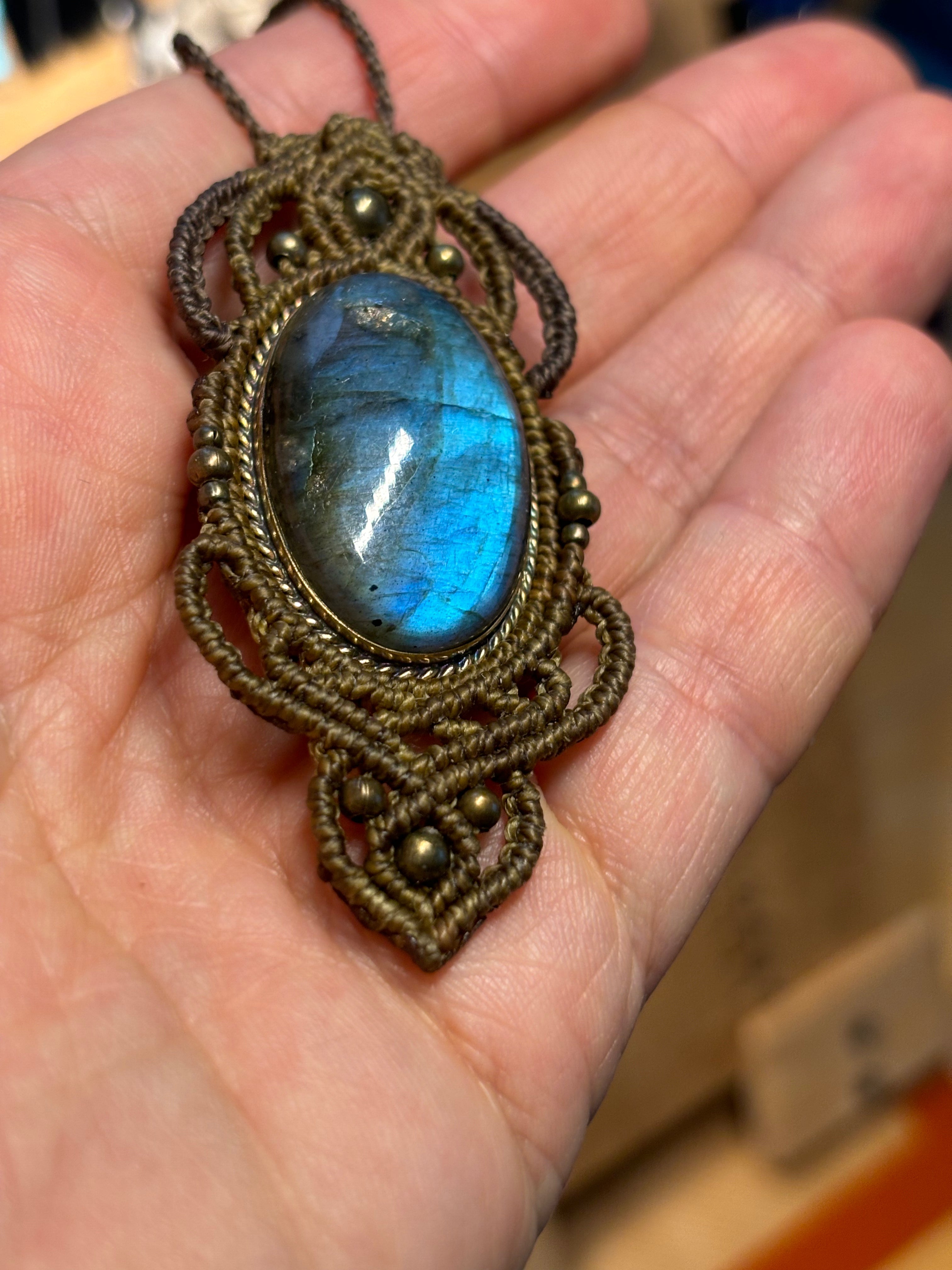 Collier pendentif labradorite reflets bleus magnifiques !