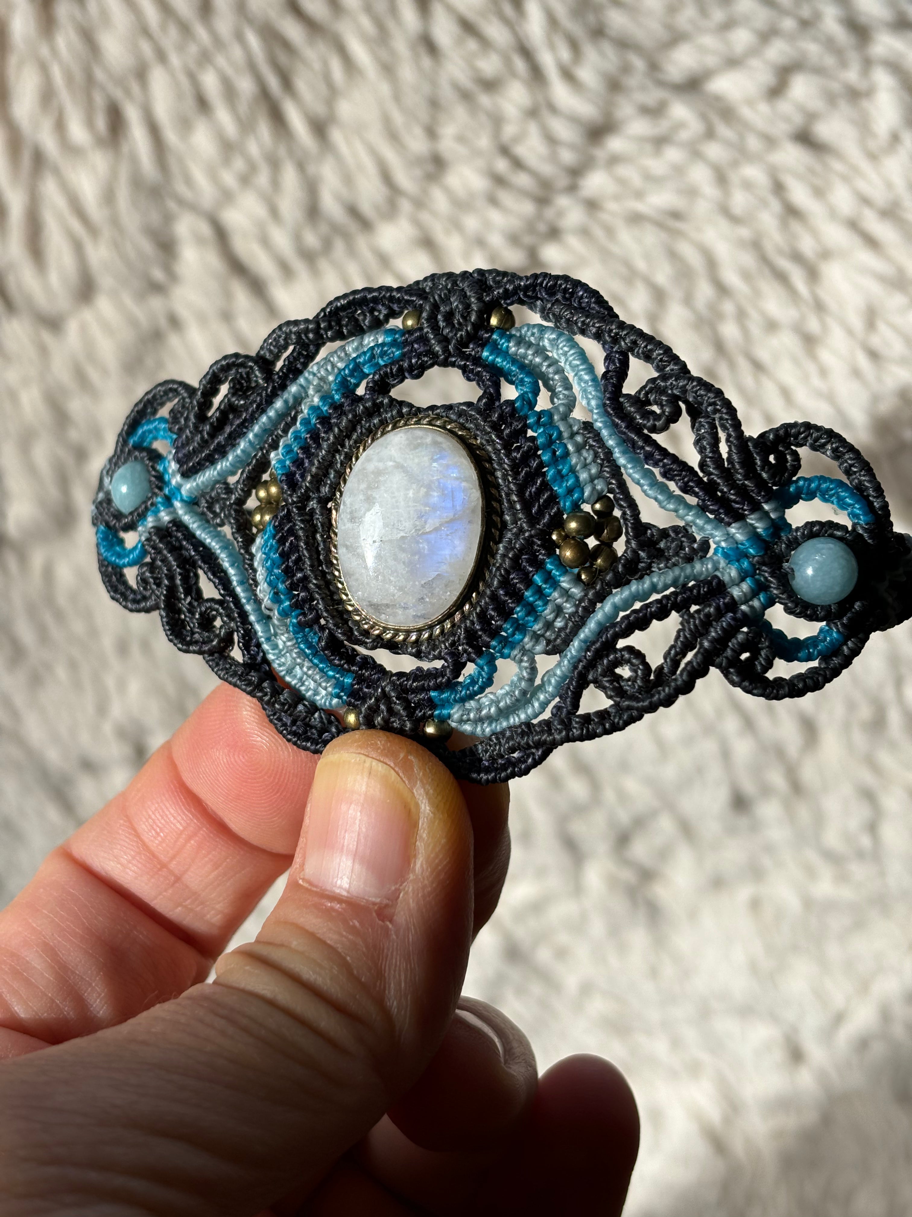 Bracelet manchette et Pierre de Lune